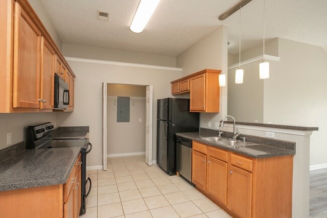 Building Photo - 564 Rose Cottage Cir
