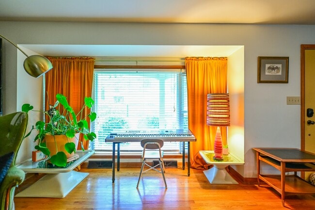 Building Photo - 50 Eden Pl