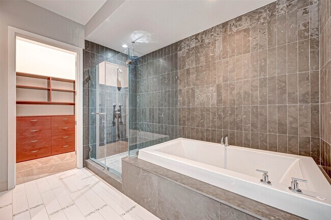 Building Photo - 1600 Post Oak Blvd