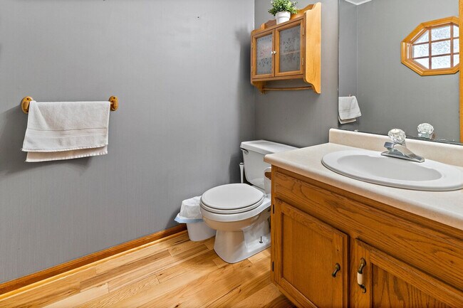 Building Photo - 2422 Cedar Crest Dr