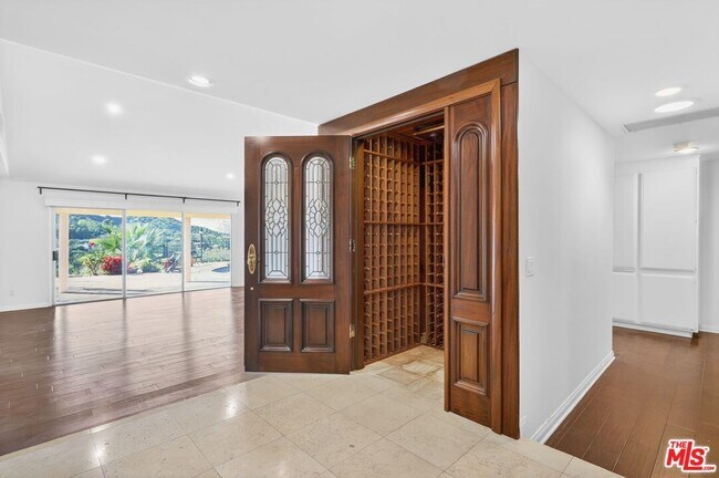 Building Photo - 3713 Dellvale Pl