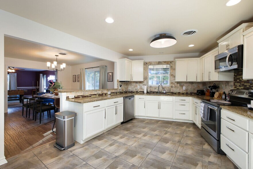 Building Photo - 107 Wickford Way