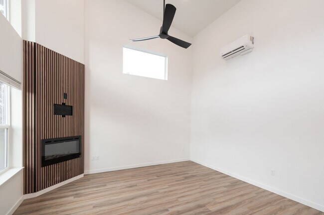 Building Photo - Colorado Apartment Unit 4