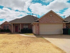 Building Photo - Spacious 4-Bedroom Home | Fenced Yard & 2-Car Garage