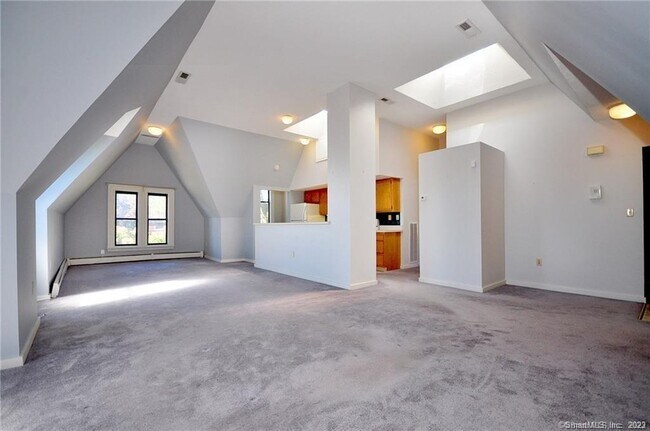 Building Photo - 12 Charter Oak Pl