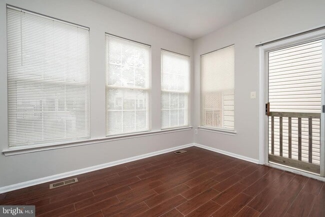 Building Photo - 20382 Farmgate Terrace