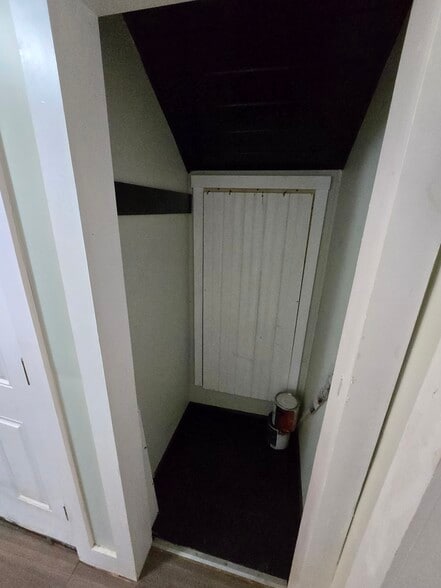 Building Photo - 6 Dixon St