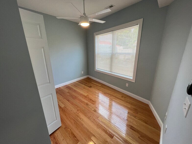 Building Photo - 29 Cameron Ave