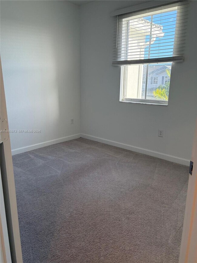 Building Photo - 2661 SE 10th St