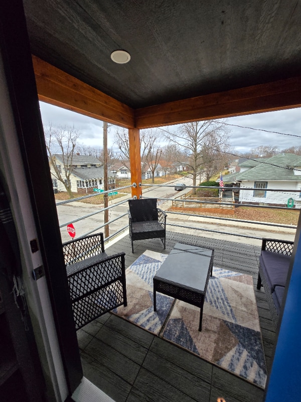 Building Photo - 133 Hoefgen St