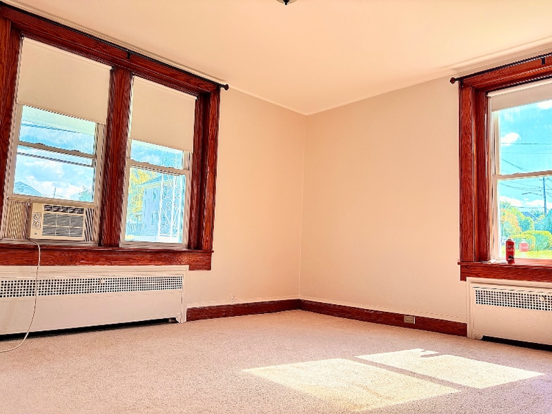 Building Photo - 863 N Rebecca Ave