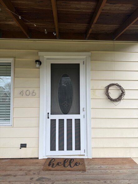 Building Photo - 406 E 43rd St