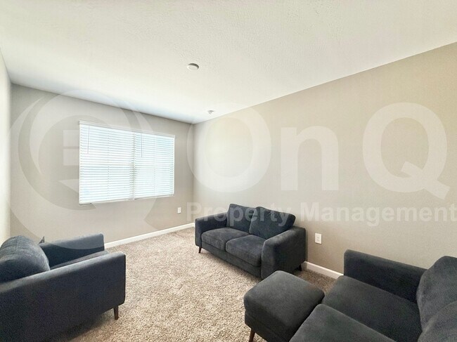 Building Photo - 30932 W Verde Ln