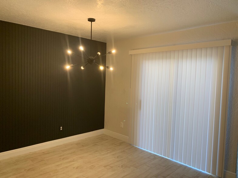 Building Photo - 860 Westshore Ct