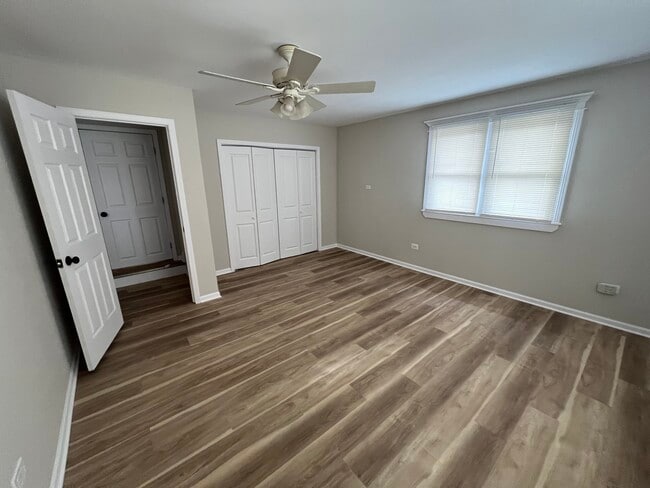 Building Photo - 4813 W 102nd St