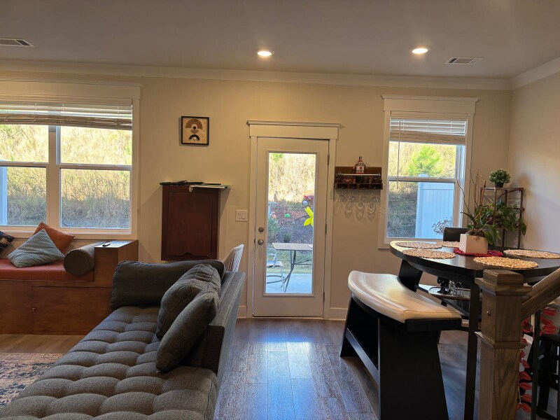 Building Photo - 123 Depot Lndg Rd