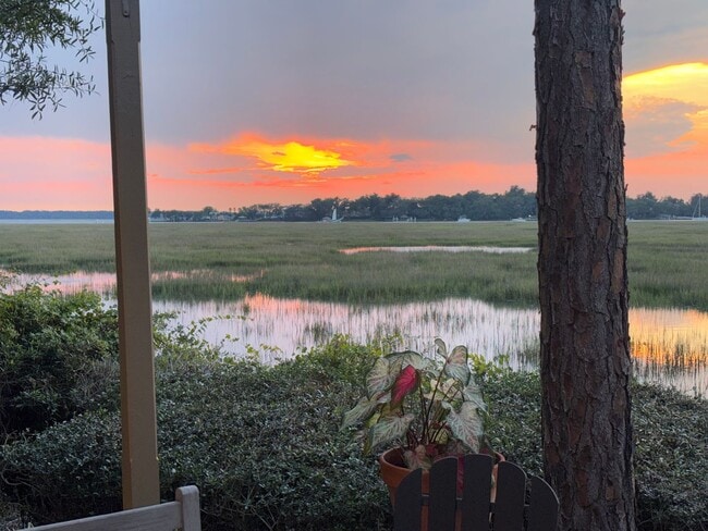 Building Photo - Beautiful Furnished Marsh Front Home - 6 mo Lease Term