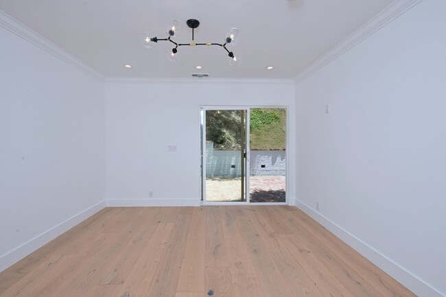 Building Photo - 11657 Sunshine Terrace