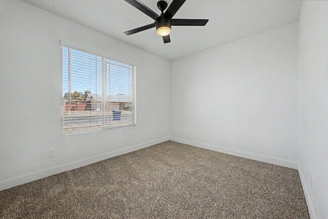 Building Photo - 2303 E Inverness Ave