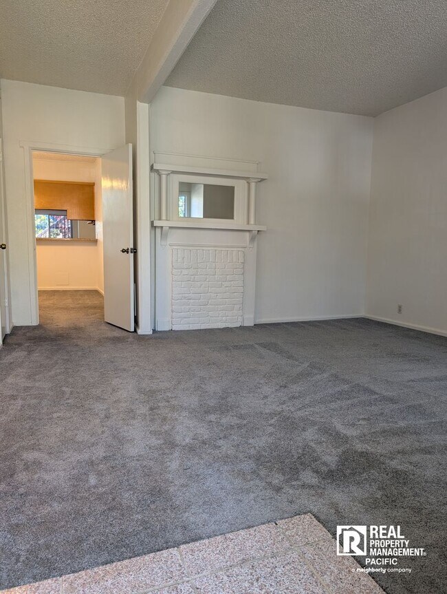 Building Photo - Charming 2BR Home with Private Deck & Shared Backyard – Oakland