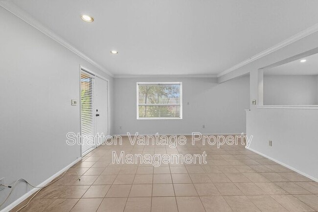 Building Photo - 4114 E Calle Redonda