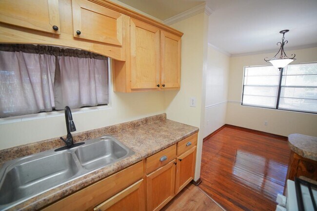 Building Photo - 231 Gaile Ave