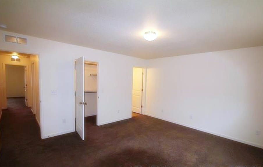 Master Bedroom - 5014 Rock Springs St