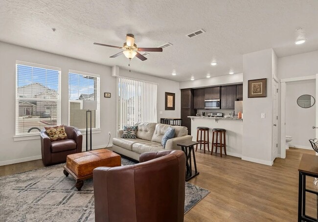 Building Photo - 7353 N Lucy Rose Ln