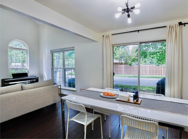 Building Photo - 1049 Talbots Ln
