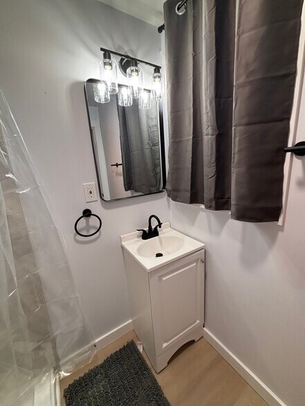 Building Photo - 114 Summit Ave