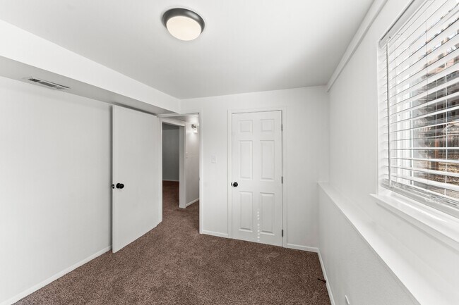 Building Photo - 4503 Bella Dr