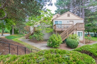 Building Photo - Lovely 2 bed 1 bath condo in Beaverton!