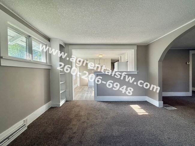 Building Photo - 3 Bedroom House