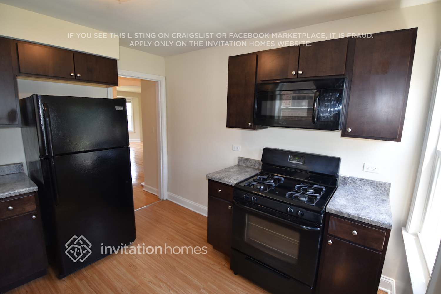 Building Photo - 8035 S Richmond St