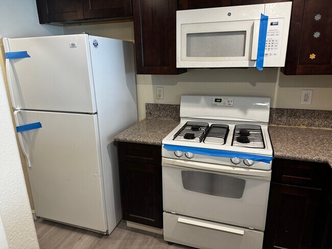 Building Photo - 1830 N Pecos Rd