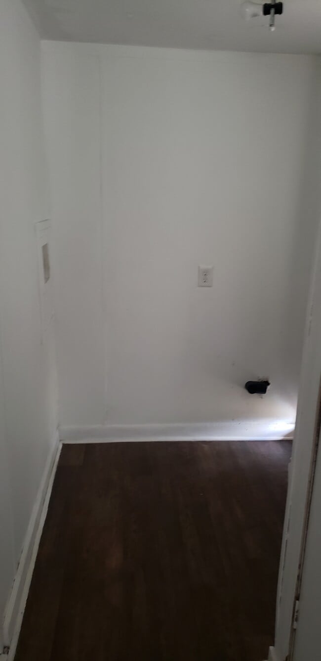 Building Photo - 604 Jackson St