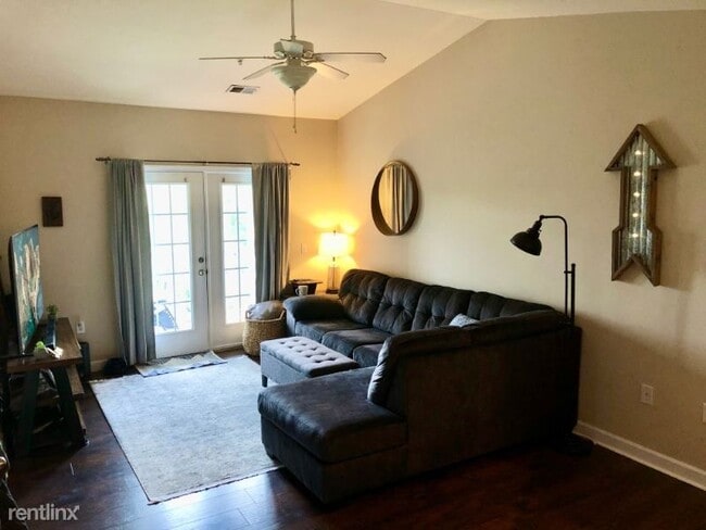 Building Photo - 4455 Brassfield Dr