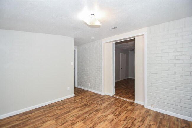 Building Photo - 15063 Woodforest Blvd