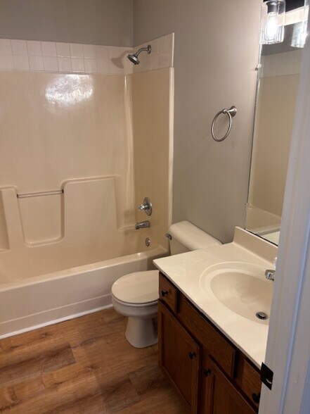 Building Photo - 254 Marcellus Dr