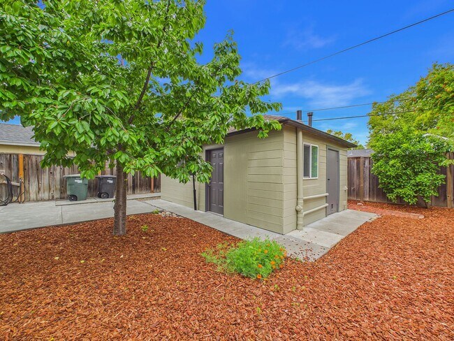 Building Photo - San Carlos home for rent plus studio in-law unit! $7,500