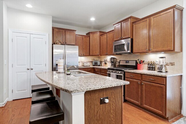 Building Photo - 2414 Pecan Ridge Way