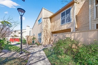 Building Photo - 3684 Ocee St