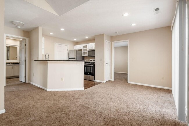 Building Photo - 5755 Laurel Pine Ln