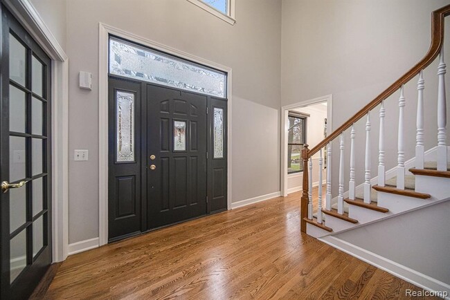 Building Photo - 695 Heritage Dr