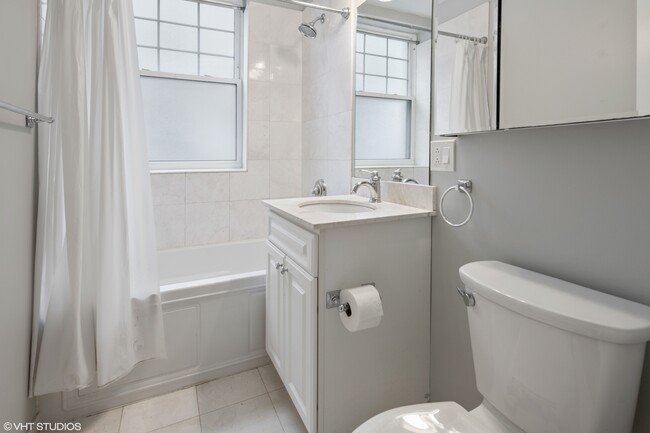 Bathroom - 5619 N Wayne Ave