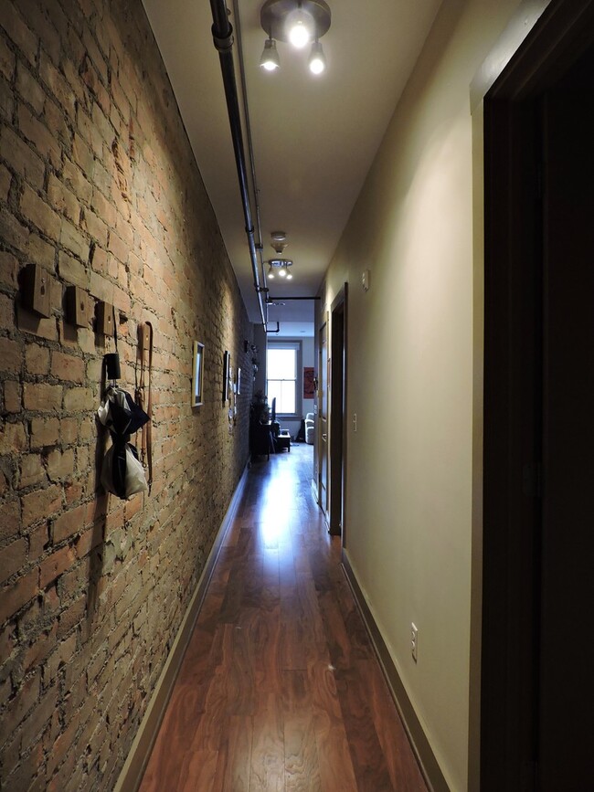 Primary Photo - 641 Walnut St