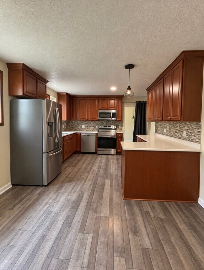 Building Photo - "Charming 3-Bed Home in Clarksville – Cozy Living with 1.5 Baths at 512 Appleton!"