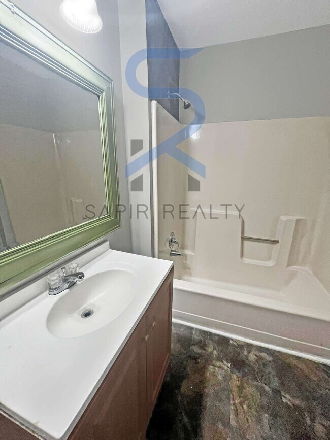 Building Photo - Move in before December 15th and get $100 OFF your rent for the first 3 months — PLUS a $250 Amaz...