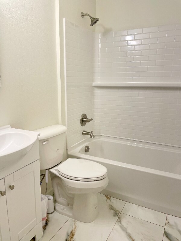 Building Photo - 12340 N 72nd Dr