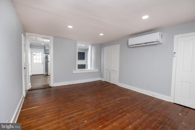 Building Photo - 6192 Lower York Rd